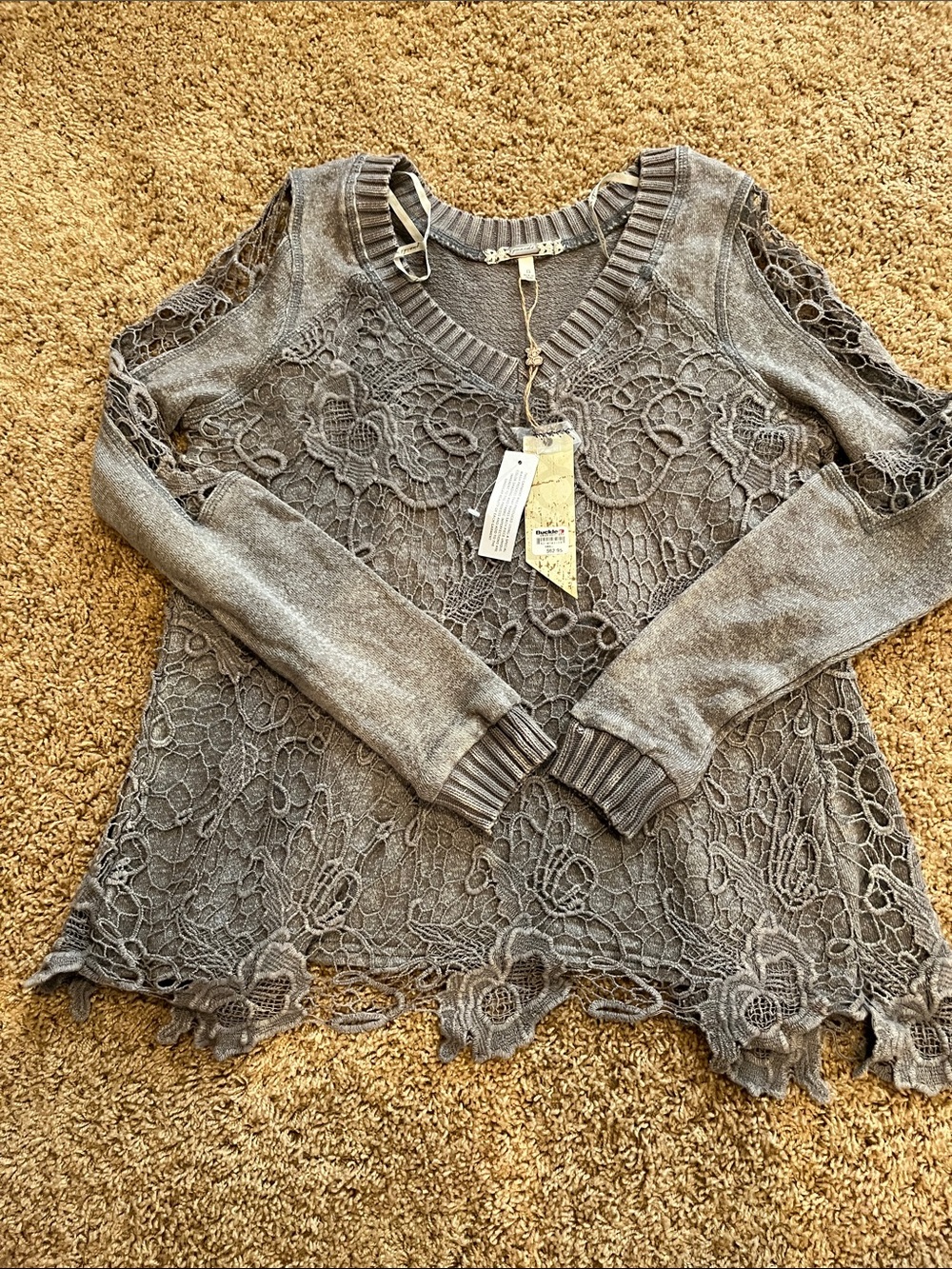 Gimmicks by BKE Sweater, NWT